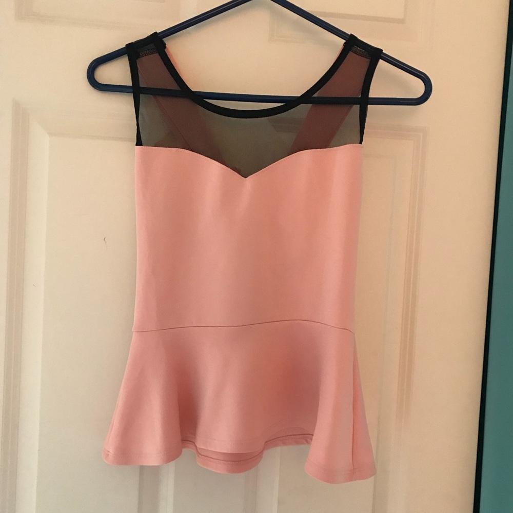 Sexy sleeveless pink top